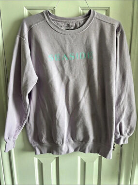 Seaside Lavender Crewneck Sweatshirt Size Medium